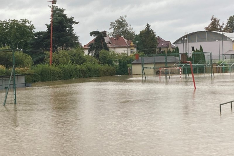 16x  Obecné: Povodně 2024 - aeál házené na Sokolovně v Litovli