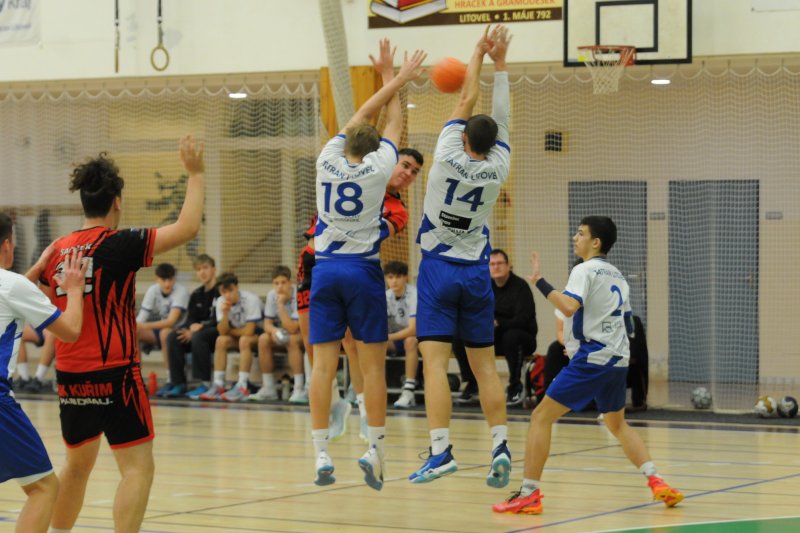 Dorosti na závěr sezóny vyhráli