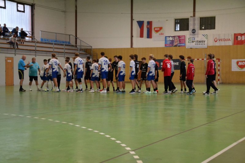 60x  Starší žáci: HBC Olomouc 1966 + Házená Velká Bystřice