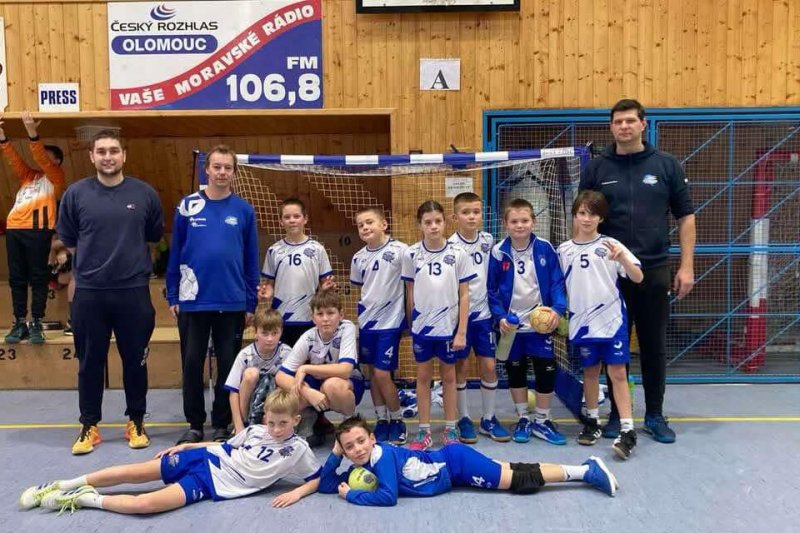 Starší miniházená na turnaji v Kostelci